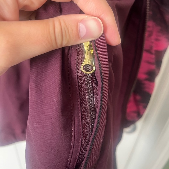 Women’s Lululemon Rain For Daze Jacket | Size 10 - Picture 5 of 14